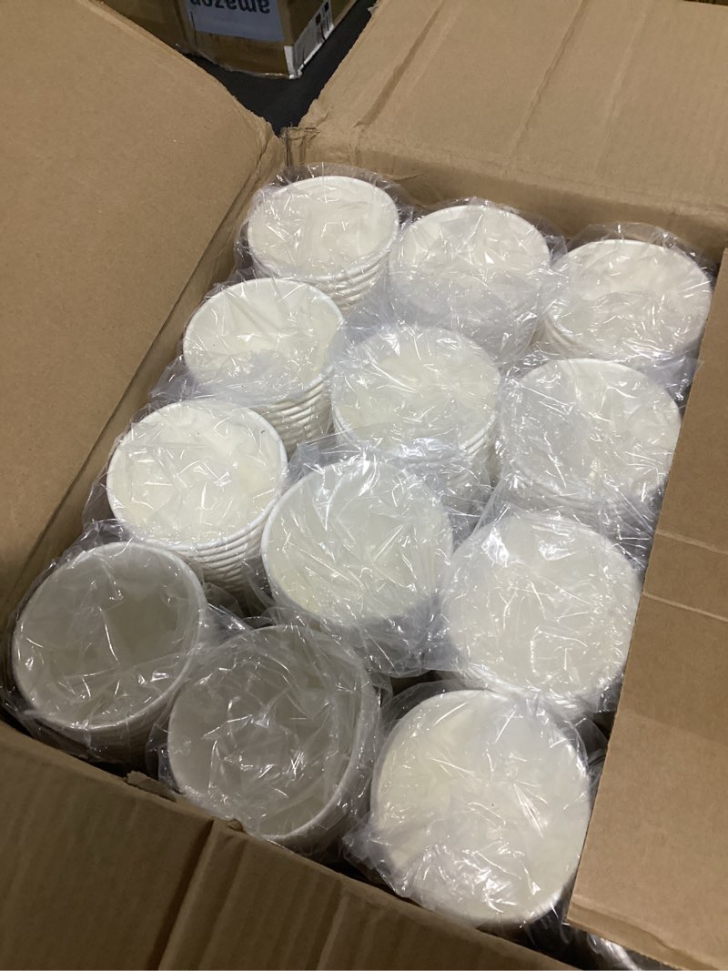Condition photo showing As Is for Amazon Basics Disposable Coffee Cups, 10 ounces, Paper, 1000 Count (Pack of 1), White 10 fl oz 1000 Count