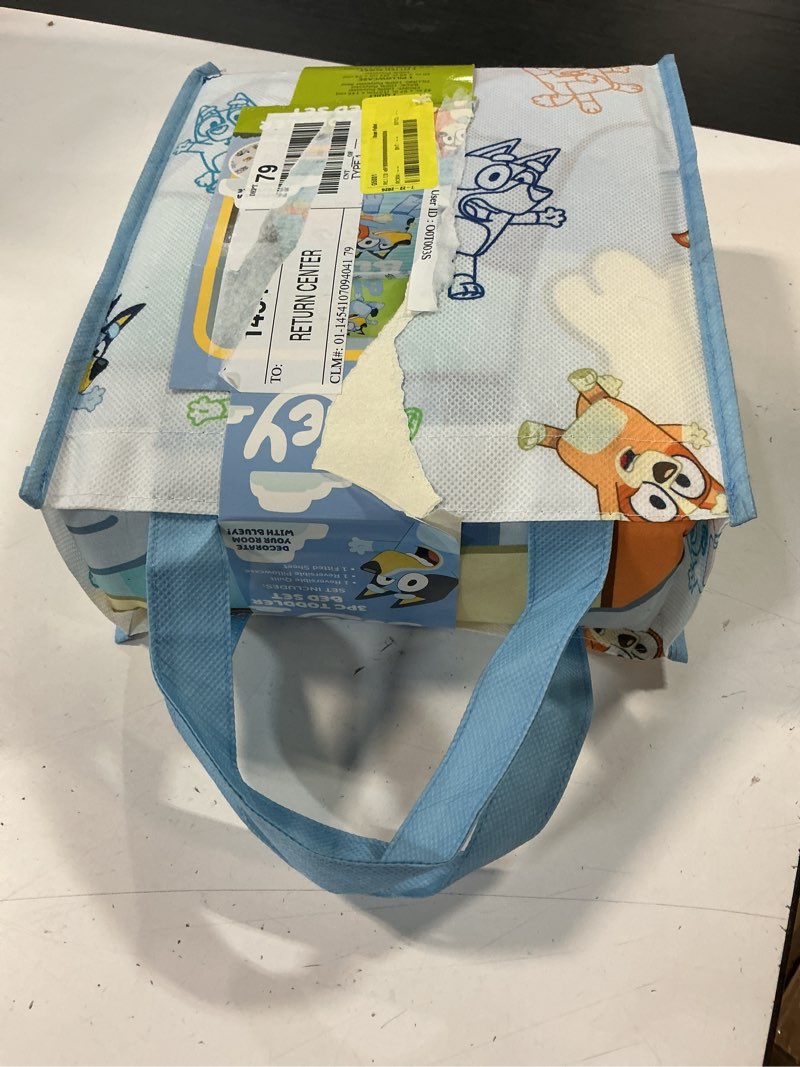 Condition photo showing New/Like New for bluey 3pc toddler bed set w/print tote bag - bluey and family