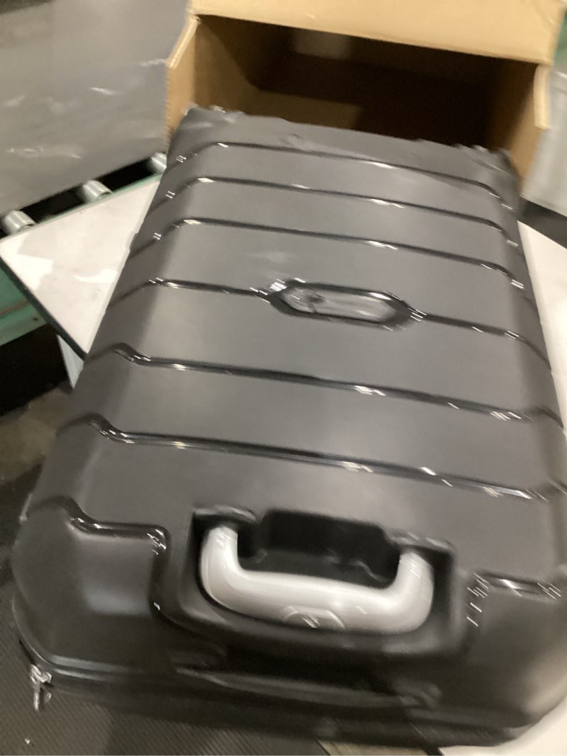 Condition photo showing Good Condition for samsonite freeform 24-inch medium luggage with dual 360° spinner wheels - checked suitcase - tsa lock, airline-approved - durable polypropylene expandable hardshell for lightweight travel - black checked-medium spinner black