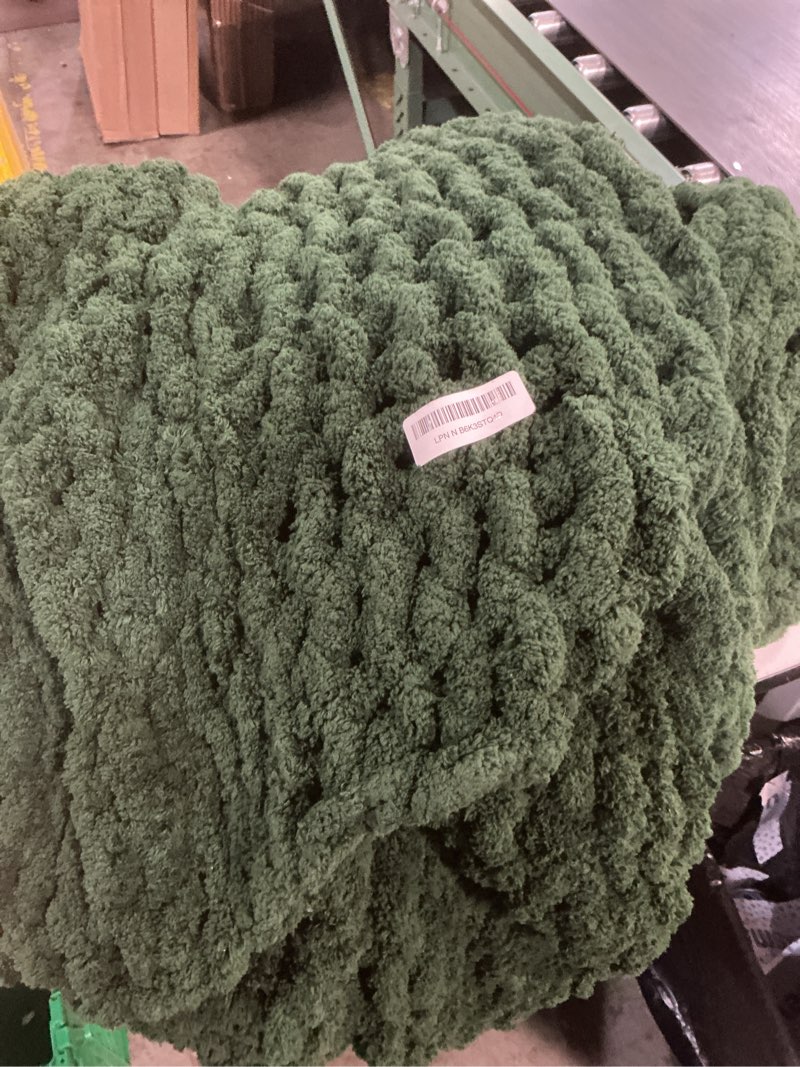 Condition photo showing Good Condition for l'agraty chunky knit blanket throw: 50''x60'' chenille chunky knitted throw blankets for bed couch - handmade thick cable knit blanket - large crochet rope blankets for home decor(olive green) olive green 50"x60"