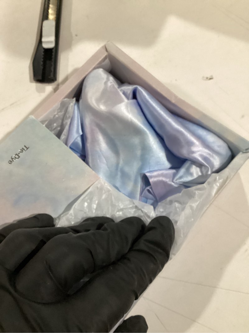 Condition photo showing New/Like New for blissy silk pillowcase - 100% pure mulberry silk - 22 momme 6a high-grade fibers - silk pillow cover for hair & skin - regular, queen & king (tie dye, standard) tie dye standard