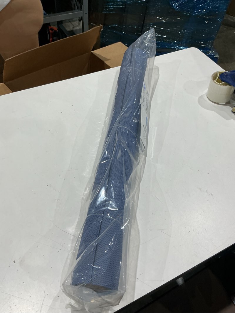 Condition photo showing Good Condition for new pig grippy absorbent roll mat3251