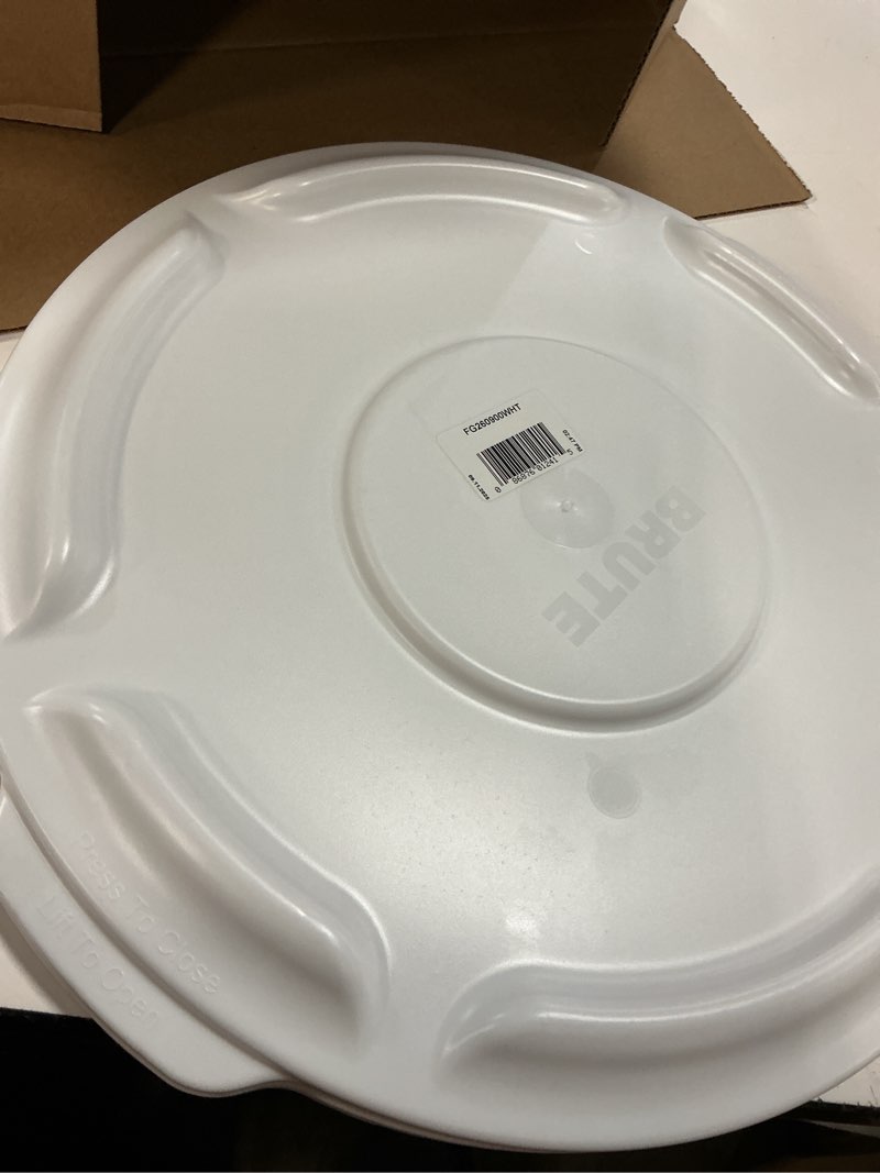 Condition photo showing Good Condition for rubbermaid commercial 2609-wht 10 gal. brute container lid
