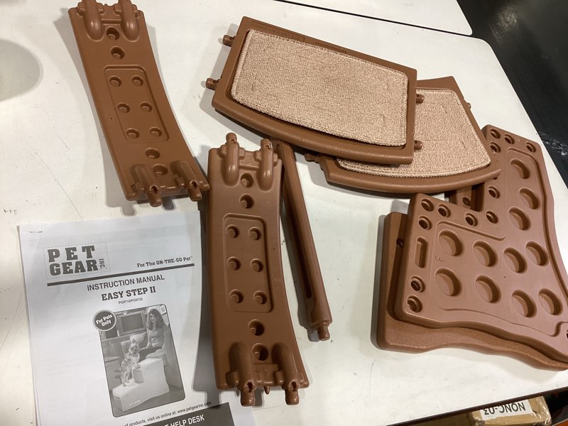 Condition photo showing Good Condition for pet gear easy step ii pet stairs, 2 step for cats/dogs up to 75-pounds, portable, removable washable carpet tread, no tools required, latte