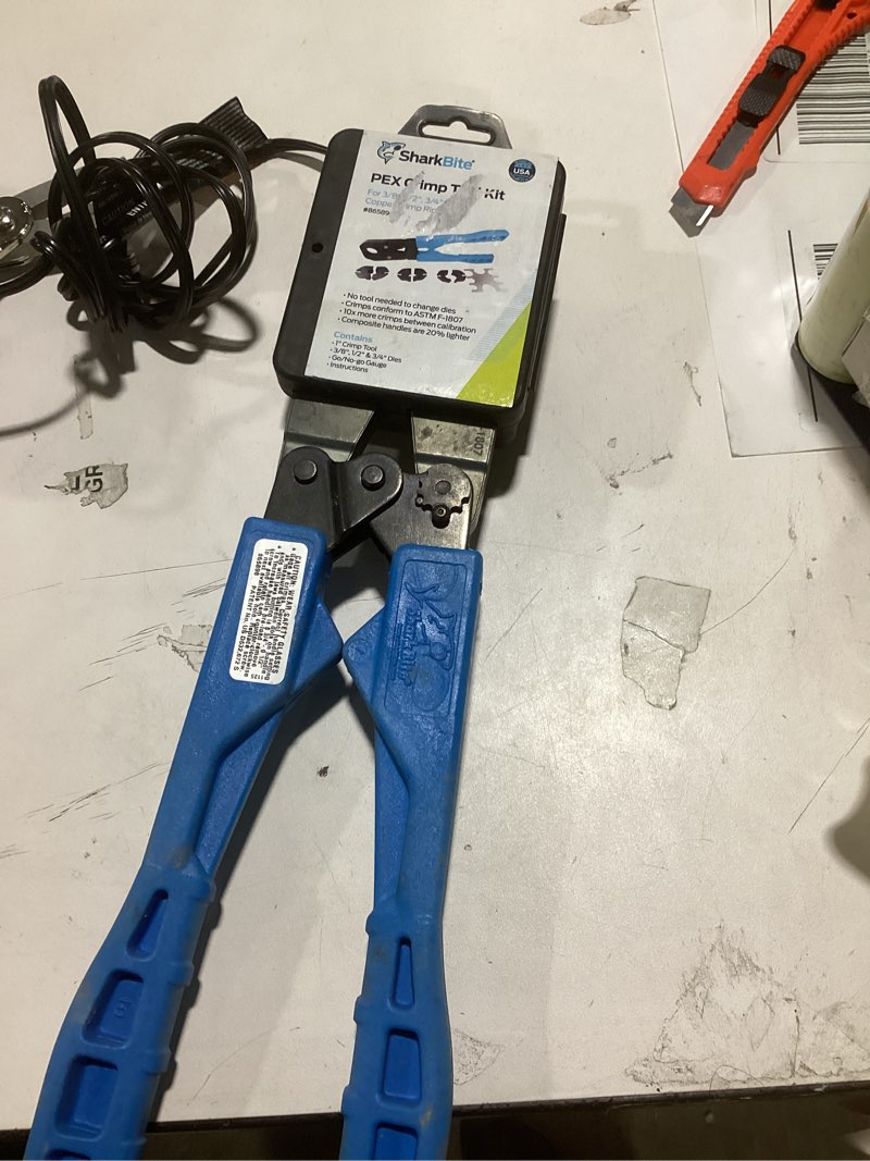 Condition photo showing Good Condition for SharkBite 3/8-in, 1/2-in, 3/4-in, 1-in PEX Crimp Tool