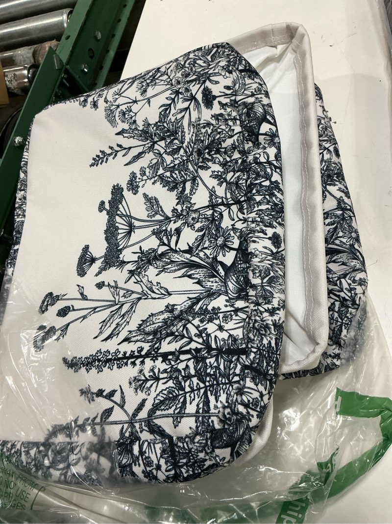 Condition photo showing Good Condition for blueangle black and white flowers rectangle storage bin, 15 x 11 x 9.5 in, collapsible organizer storage basket for home décor, 2pack 2 pcs black and white flowers