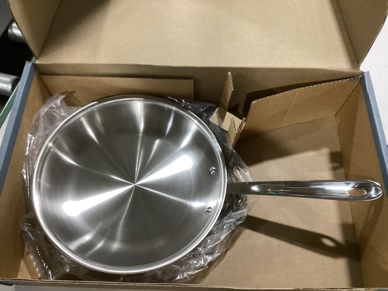 Condition photo showing New/Like New for all-clad d3 10 inch stainless steel frying pan, 3-ply stainless steel pan, induction, oven broiler safe 600f skillet, professional cookware, silver silver 10" fry pan