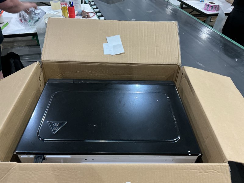 Condition photo showing Good Condition for frigidaire 0.9-cubic-foot microwave oven, black