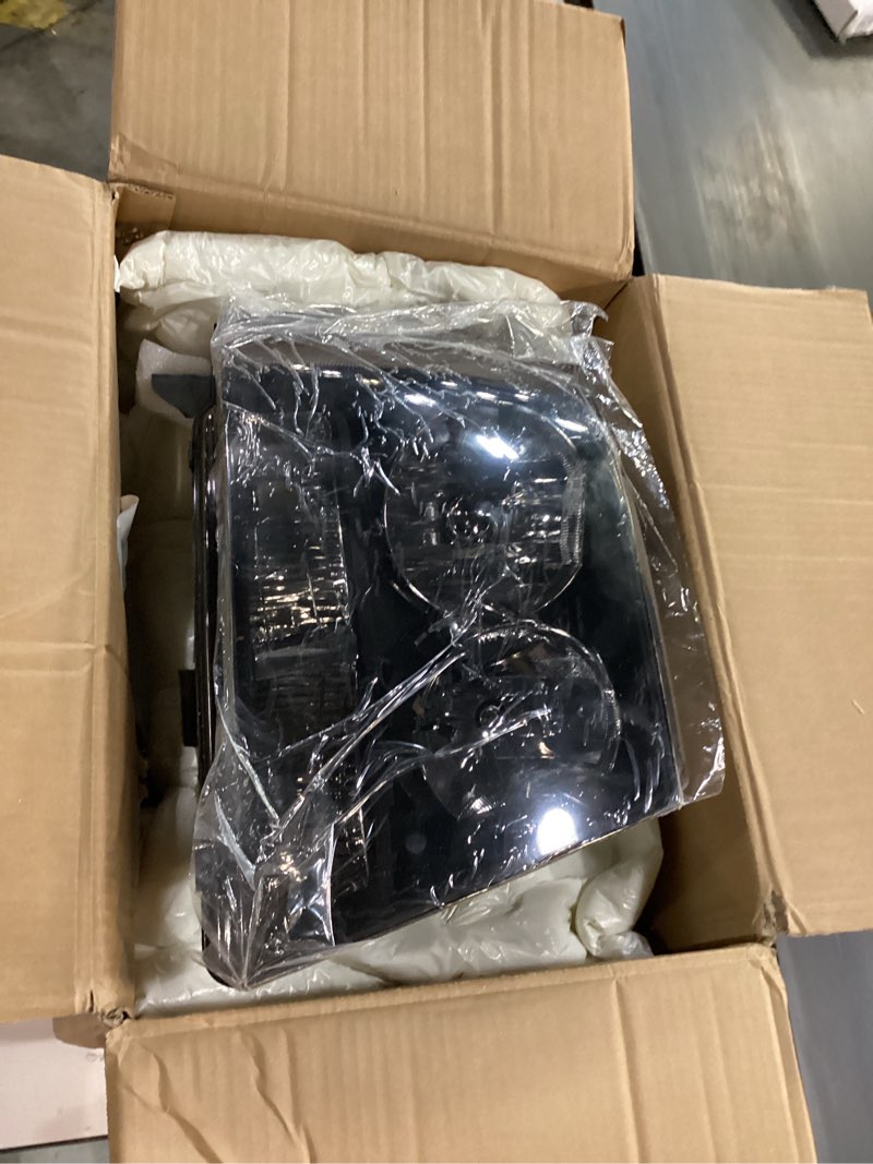 Condition photo showing New/Like New for spec-d tuning smoked headlights compatible with 2007-2013 chevy avalanche, 2007-2014 tahoe suburban, l+r pair head light lamp assembly black housing smoke lens