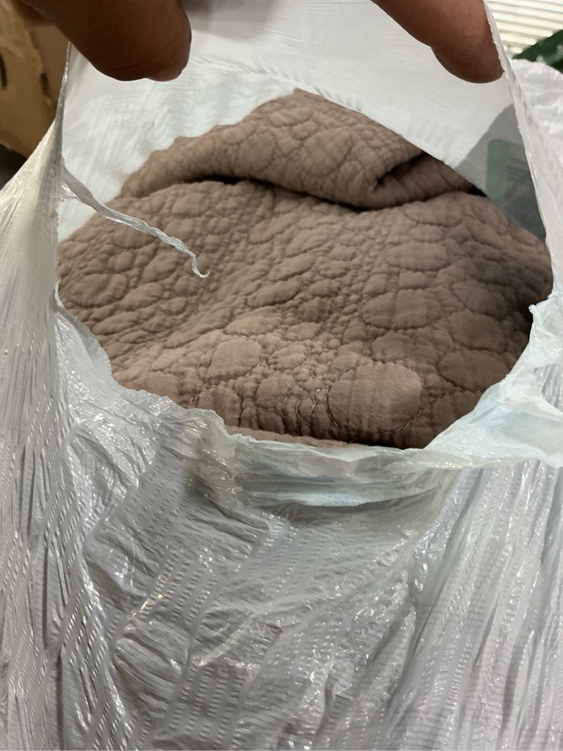 Condition photo showing Good Condition for Oversized King Quilt Set, Cameo Rose California King Quilt Classic Geometric Spots Stitched Pattern, Stone-Washed Ultra Soft Lightweight Quilted Bedspread Cal King for All Season, 3 Pieces