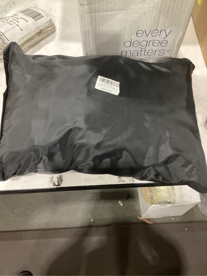 Condition photo showing Good Condition for 8pcs outdoor patio cushion covers replacement, 25.6" zippered outdoor cushion covers waterproof, uv resistant & washable patio furniture cushion covers waterproof for patio sectional, black black 8pcs-25.6in