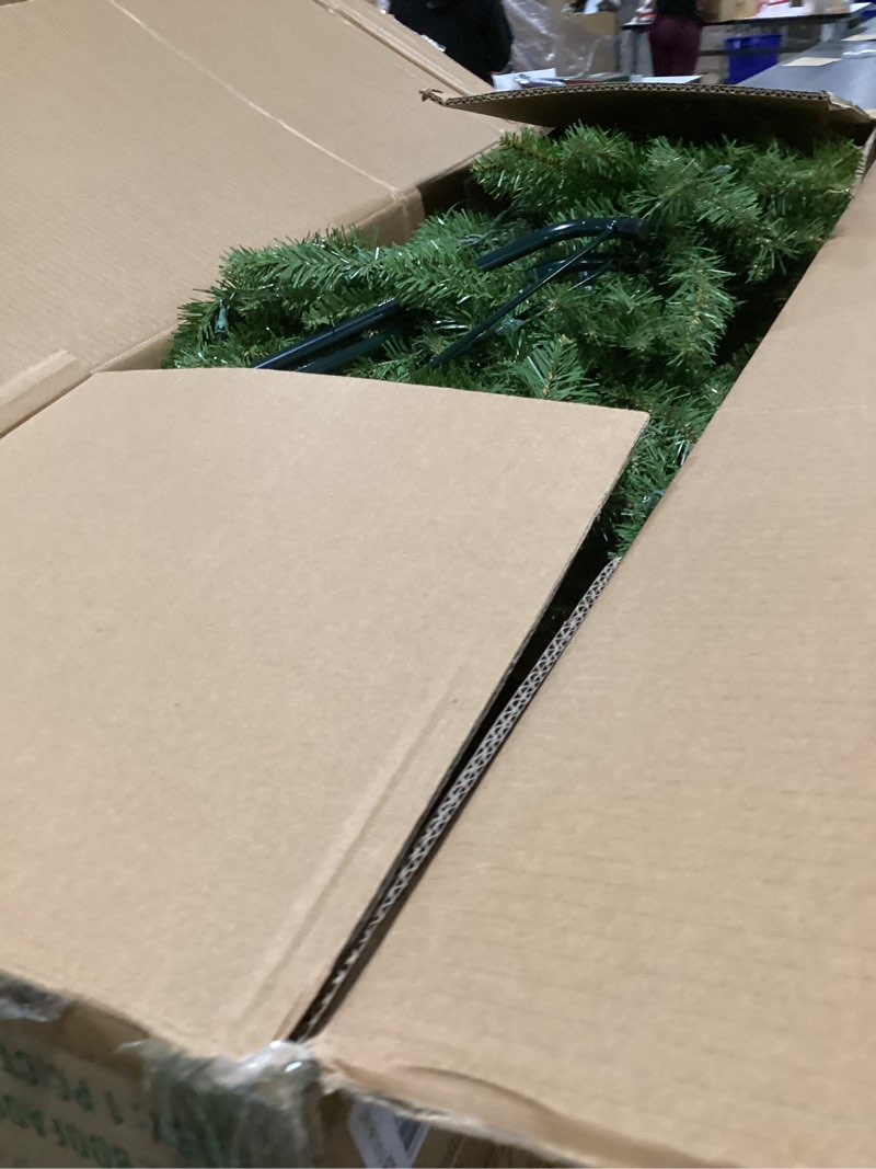 National Tree Company 7 ft Pre-Lit Dunhill Fir Full Artificial Christmas Tree, 700 Clear Lights, 2,1