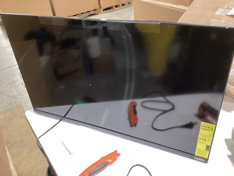 VIZIO 32-inch Full HD 1080p Smart TV with DTS Virtual: X, Alexa Compatibility, Google Cast Built-in, Screen broken