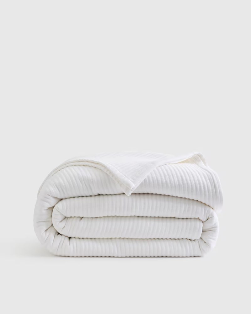 organic cotton matelasse coverlet white king/cal king
