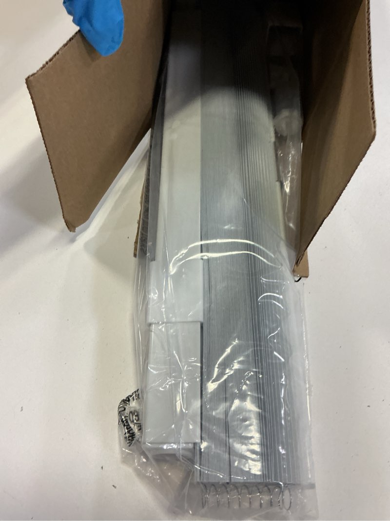 Condition photo showing Good Condition for blindly home cordless light filtering 1" vinyl mini blinds for windows,horizontal window blinds for home,cordless shades for indoor&outdoor windows,21" w x 36" l,white 21"w x 36"h