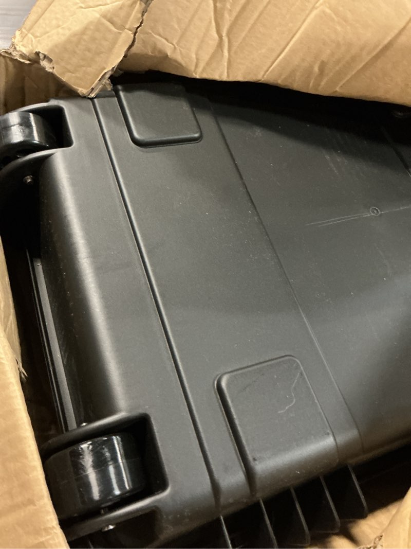 Condition photo showing Good Condition for vevor rifle case, rifle hard case with 4 layers fully-protective foams, lockable hard gun case with wheels, ip67 waterproof & crushproof, for rifles or shotguns 42 inch black