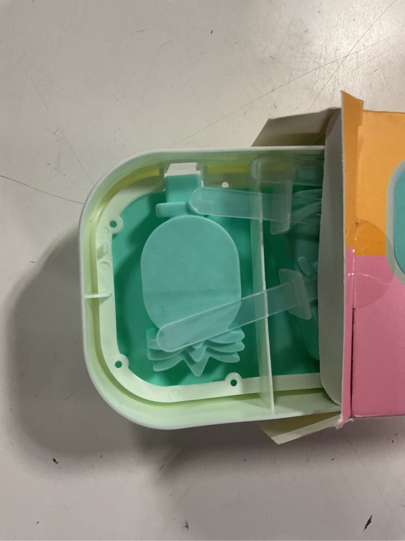 Condition photo showing Good Condition for fun shape popsicle molds 2 packs
