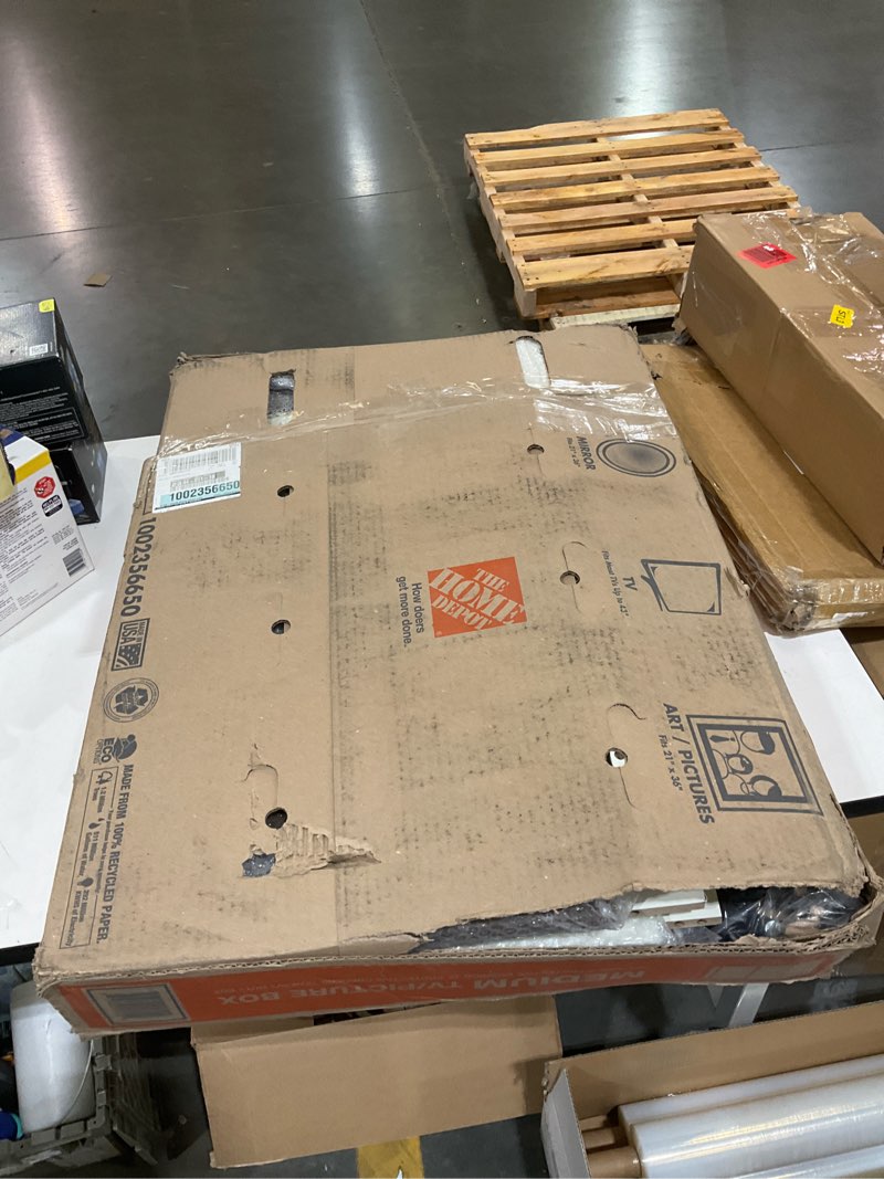 Condition photo showing New/Like New for Pratt Retail Specialties 45 lb. Capacity Medium TV and Picture Moving Box