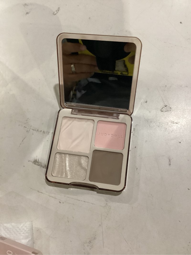 Condition photo showing New/Like New for judydoll highlight & contour palette, all-in-one matte highlighter contour compact,blendable face makeup for beginners, for warm skin tone (02 tree shadow palette)