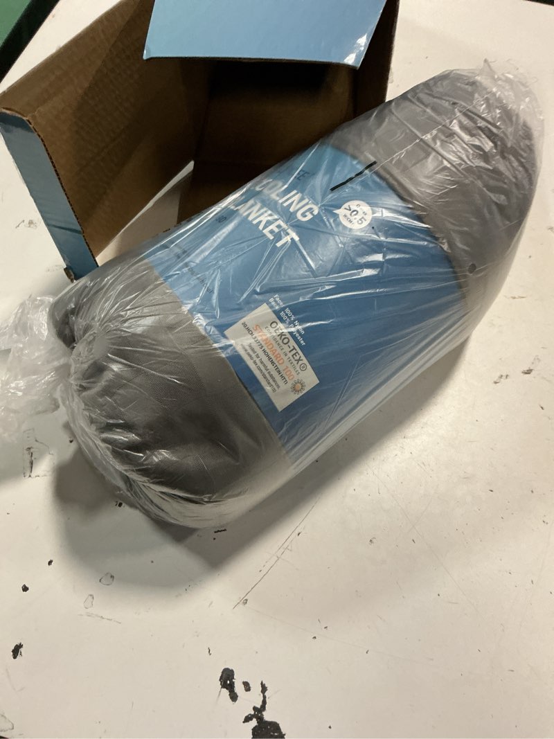 Condition photo showing Good Condition for topcee cooling blanket queen size- 90"x90" summer cooling blanket for hot sleepers arc-chill q-max >0.45 cool fiber, keeps cool for night sweats, soft lightweight sofa blankets for kid adults oxford grey 90"x90"