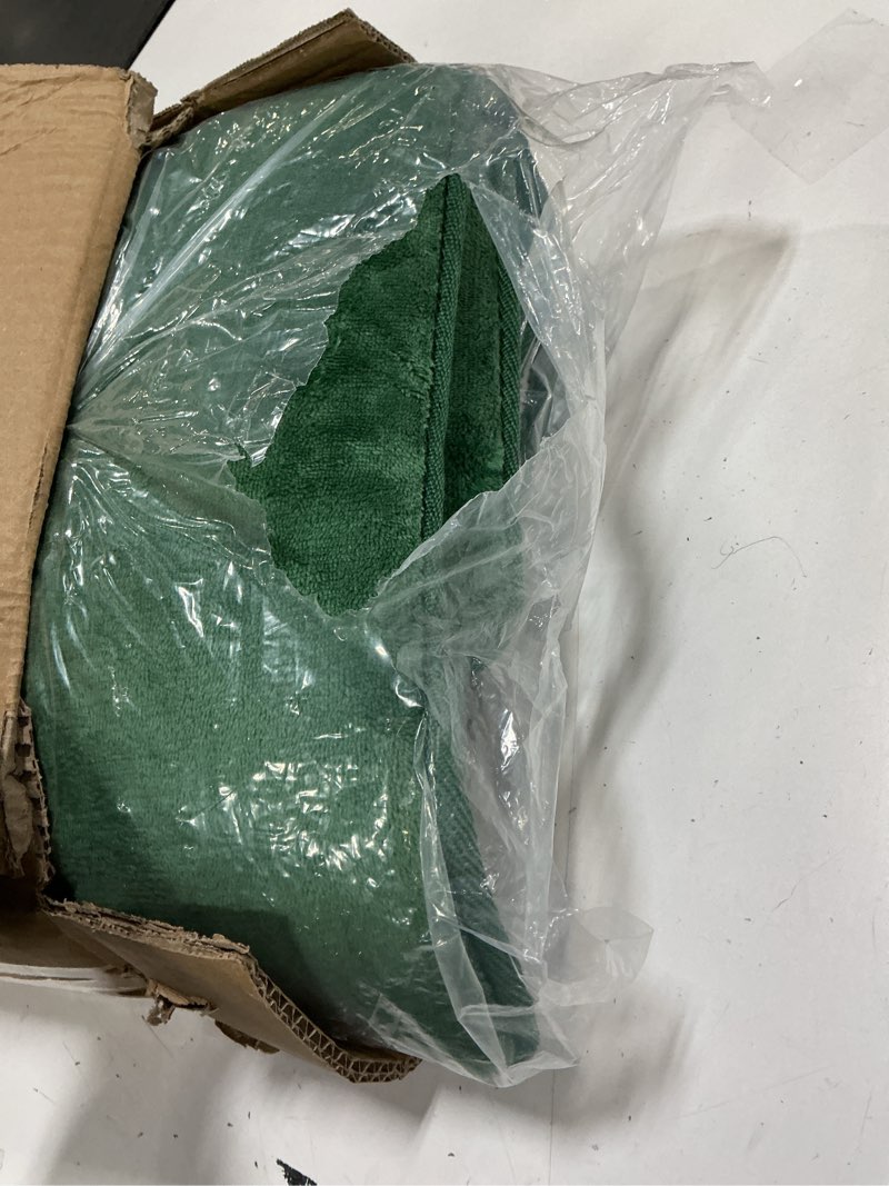 Condition photo showing New/Like New for Clara Clark 3 Piece Bathroom Rugs Bath Mat Set, Velvet Memory Foam Bath Mats for Bathroom - Non-Slip, PVC Backing Bath Rugs, Washable - Dries Quickly, Green Hunter Green 17 x 24 + 20 x 32 + Contour