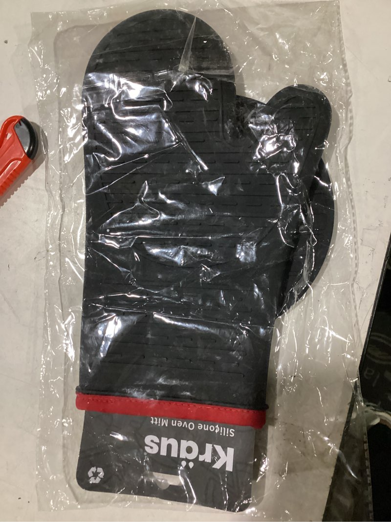 Condition photo showing New/Like New for Heat-Resistant 100% Food-Safe Silicone Non-Slip Trivet