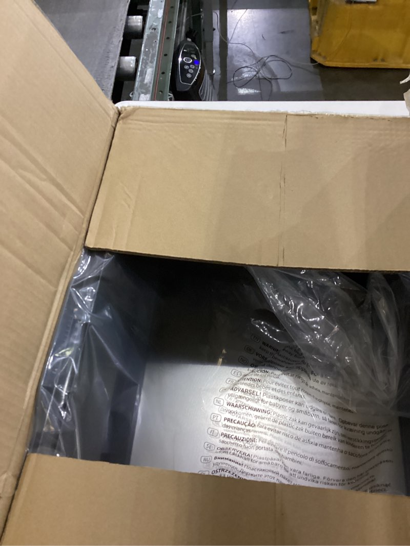 WoofiGo Enclosed Stainless Steel Cat Litter Box with Lid, XL Extra Large Litter Box for Big Cats, Me