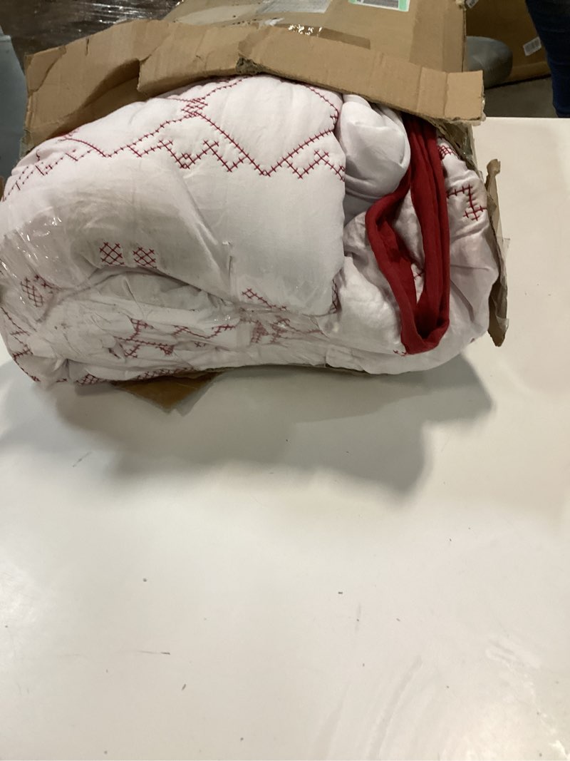 Condition photo showing As Is for WDCOZY Red Christmas Oversized California King Size Quilt Bedding Sets with Pillow Shams, Cal King Soft Lightweight Bedspread Coverlet, 3 Pieces, 118x106 inches Red California King