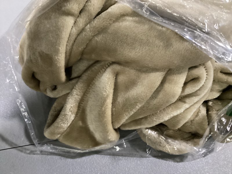 Condition photo showing As Is for utopia bedding fleece blanket queen size camel 300gsm luxury fuzzy soft anti-static microfiber bed blanket (90x90 inch) queen (90x90 inch) camel