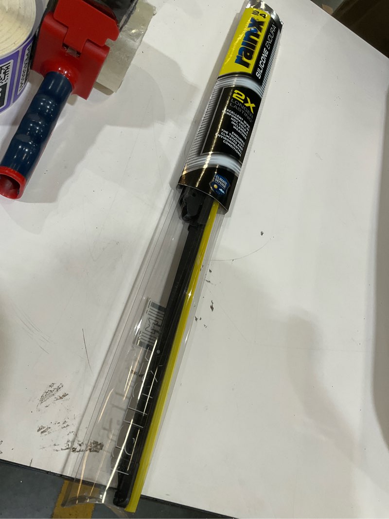 Condition photo showing Good Condition for Rain-X 830124 Silicone Endura Wiper Blades, 24 Inch Windshield Wipers (Pack of 1), Automotive Replacement Windshield Wiper Blades With Two Times Longer Lasting Resilient Silicone Rubber Squeegee 24" Endura