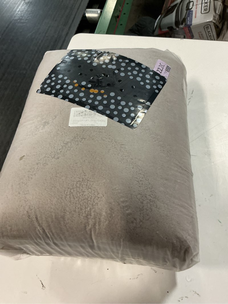 Condition photo showing New/Like New for ileading bathroom rugs sets 5 piece, ultra soft absorbent bath mat for bathroom, non slip washable bath rug set with toilet cover, plush bath runner and u-shaped contour toilet rug 18"x26"+20"x32"+20"x48"+u20"x24"+cover19"x21" coffee