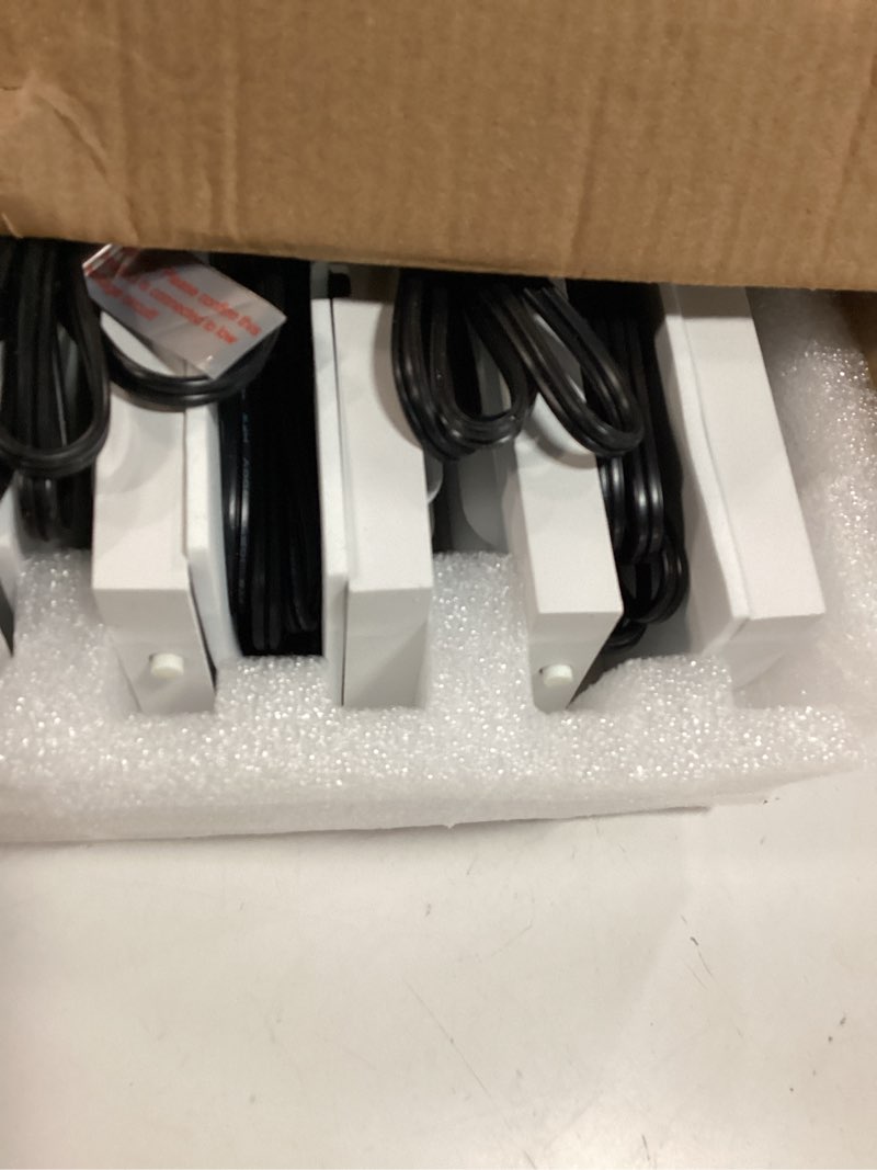 Condition photo showing New/Like New for cloudy bay 4 inch 5cct 12v 4w low voltage led step light with horizontal louvered faceplate for steps decks stairs,outdoor stair lights,wet locations,6 pack,white