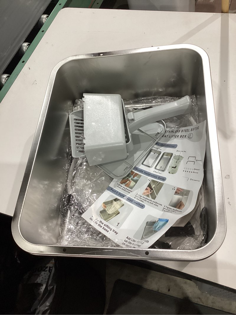 Condition photo showing Good Condition for stainless steel sifting litter box for clumping clay litter, large metal sifting litter pan with handles, easy cleaning-17.7 ''lx 13.8''w x 6''h m-17.7 ''lx 13.8''w x 6''h