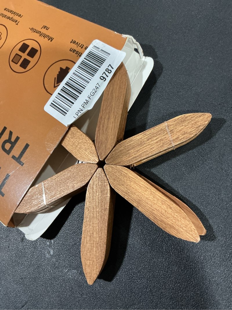 Condition photo showing New/Like New for Yuoyar Trivets, Wooden Tree-Shaped Sapeli Wood Drink Trivets Set for Coffee Table, Kitchen Table Decor Wood-1 Large(Trivets)