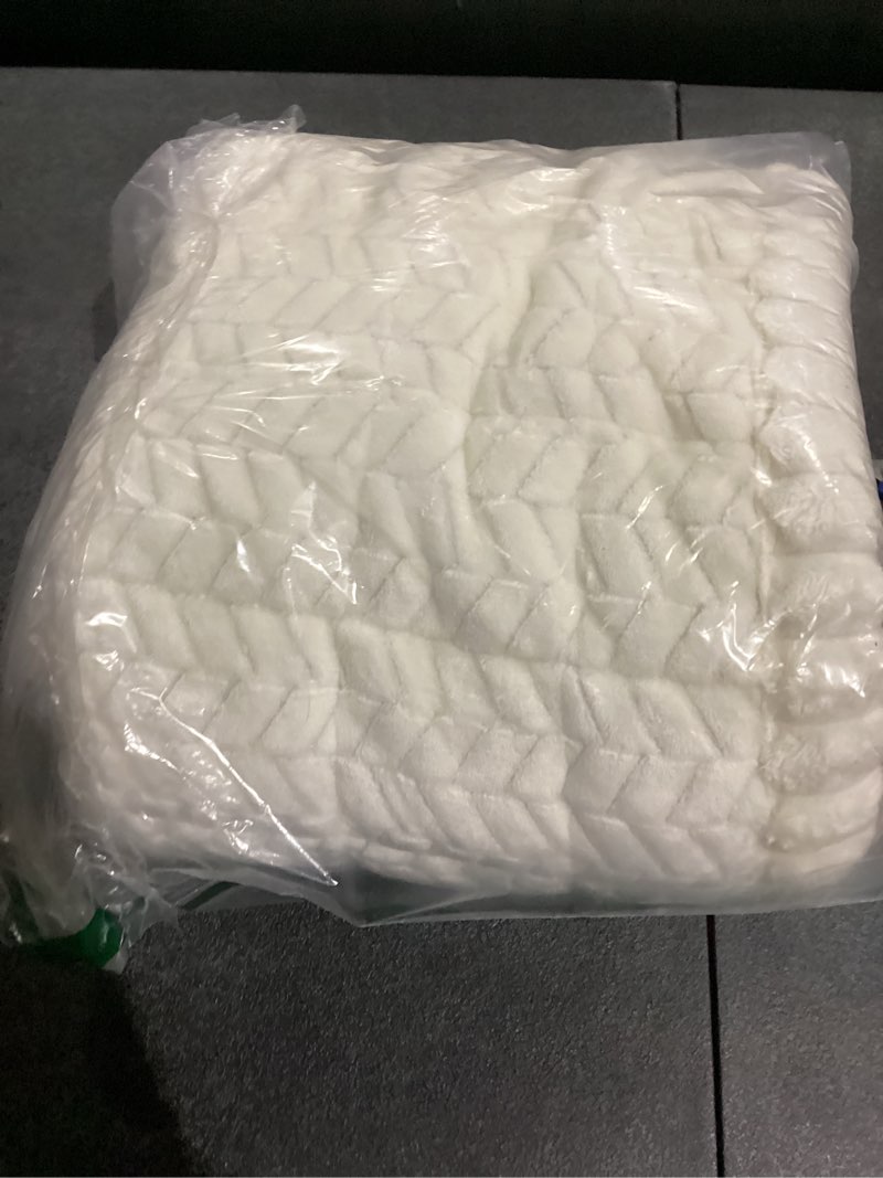 Condition photo showing Good Condition for Smiry Non Slip Couch Covers for Dogs, Fuzzy Pet Couch Covers for 3 Cushion Sofa Pet Friendly, Soft Sofa Slipcovers Cushion Furniture Protector Washable (Beige, 27.6" x 70.9") Beige 27.6" x 70.9"