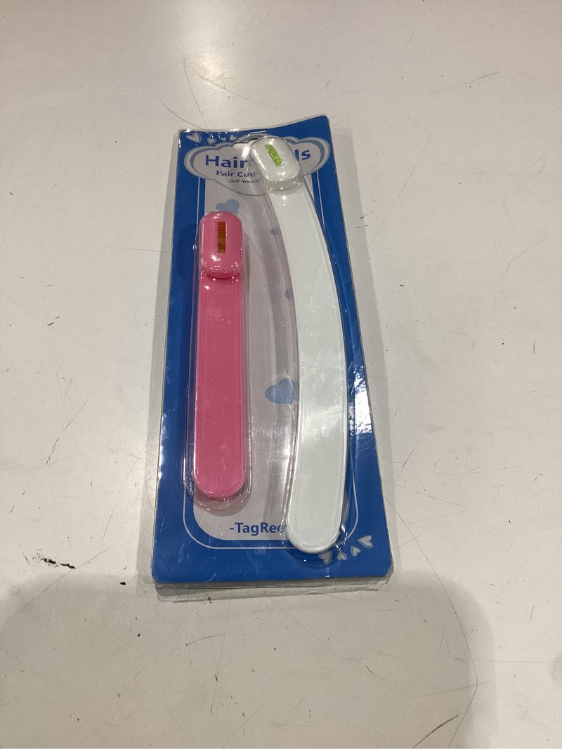 Condition photo showing New/Like New for professional hair cutting kit for women gifts, easy-to-use split ends hair trimmer, diy home hair cutting tools for bangs, layers, bobs, practical hair cutting clip, pink