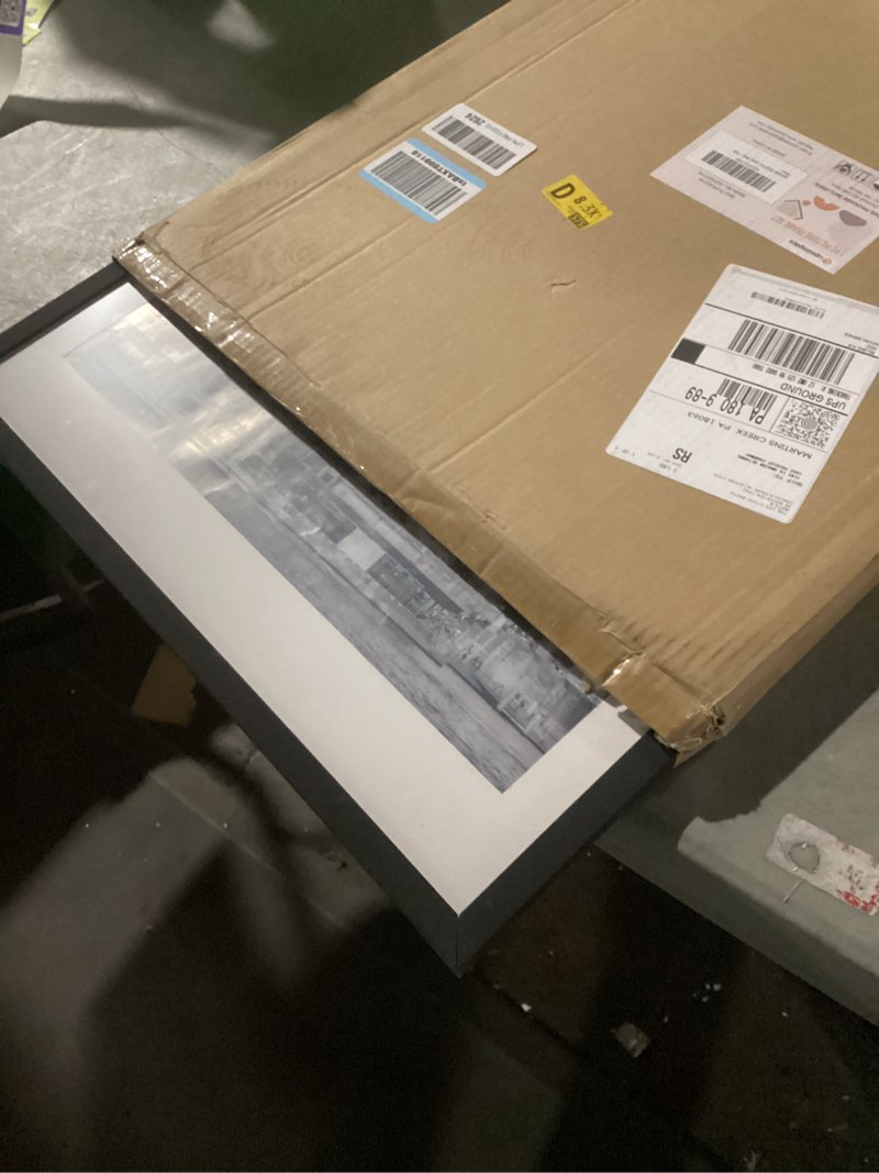 Condition photo showing Good Condition for upsimples 18x24 Picture Frame, Display Pictures 16x20 with Mat or 18 x 24 Without, Wall Hanging Poster Frames, Black, 1 Pack