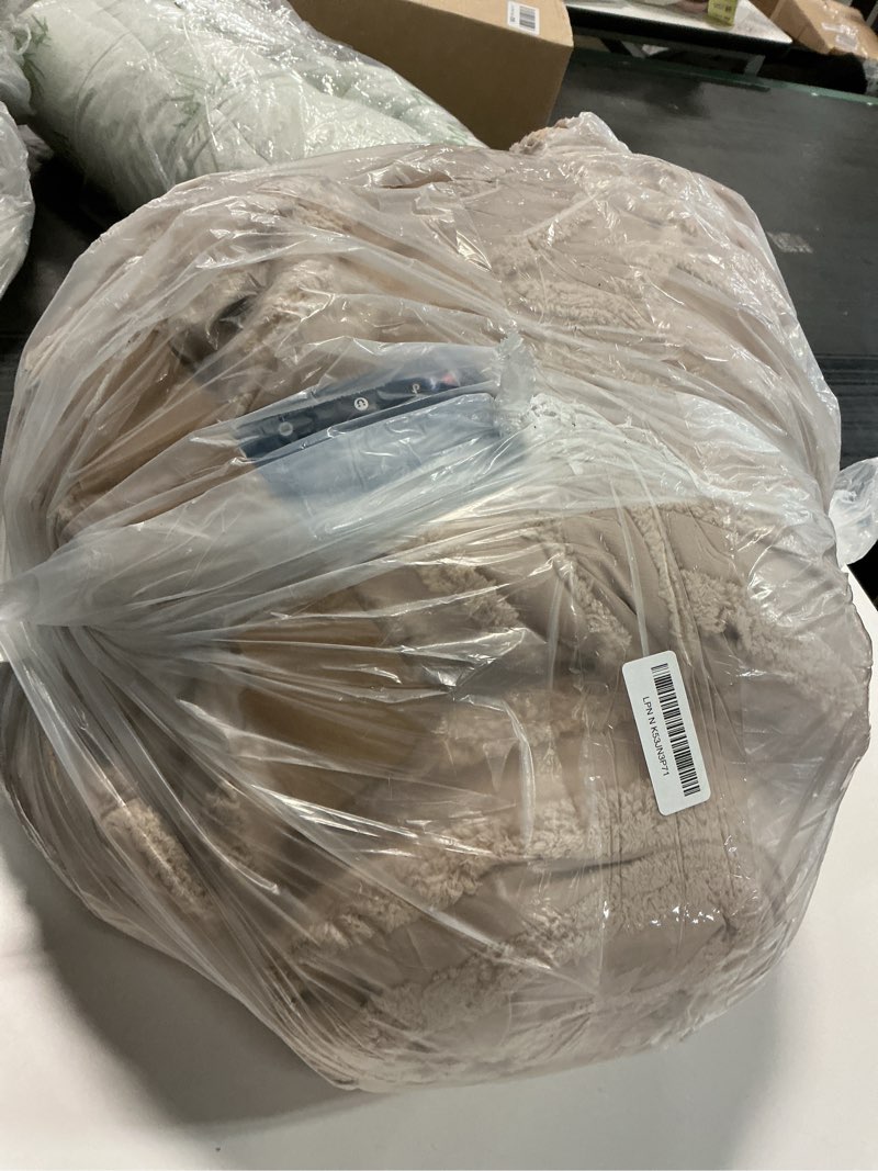 Condition photo showing As Is for Bedsure Boho Tufted King Comforter Set - Khaki Boho Bedding Comforter Sets, 3 Pieces Farmhouse Shabby Chic Embroidery Bed Set, Soft Fluffy Cozy Arch Pattern Comforter for All Seasons King 03 - Khaki - Arch Jacquard