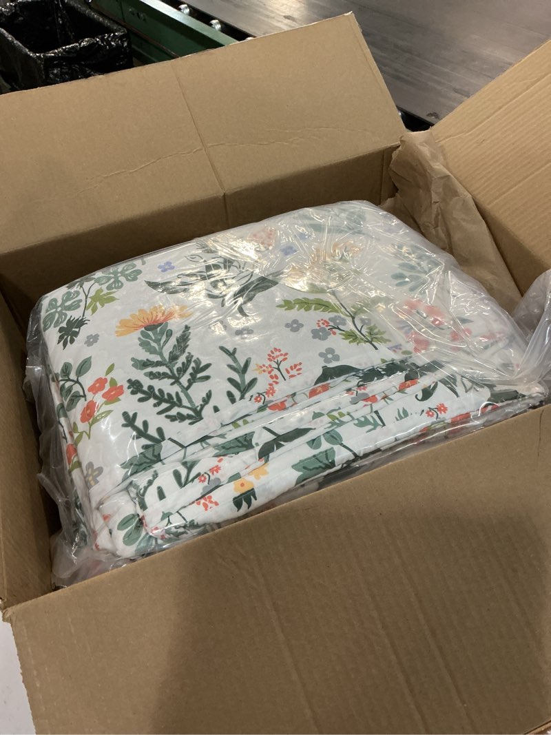Condition photo showing New/Like New for travan 3-piece quilt set quilted bedspread lightweight coverlet set garden style floral printed oversized quilted bedding set with shams for all season, exquisite, queen size b-flower queen