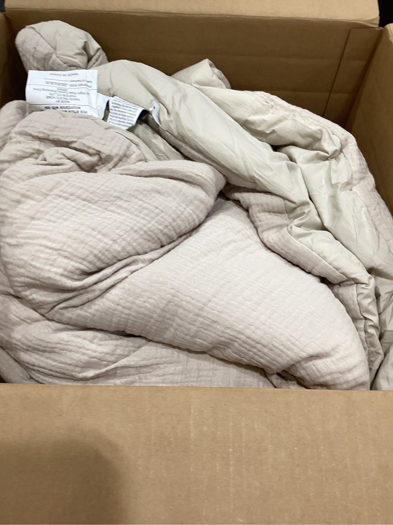 Condition photo showing As Is for phf cotton muslin comforter set king – 100% cotton cover, ultra soft & breathable, 3pcs lightweight all-season bedding with polyester fill, 1 comforter 104"x90" & 2 pillow shams 20"x36", natural king natural