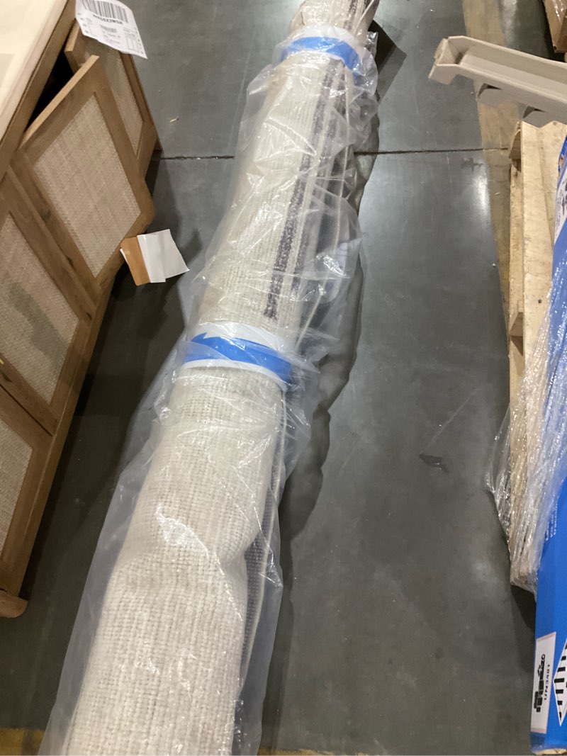 Condition photo showing Good Condition for large area rug