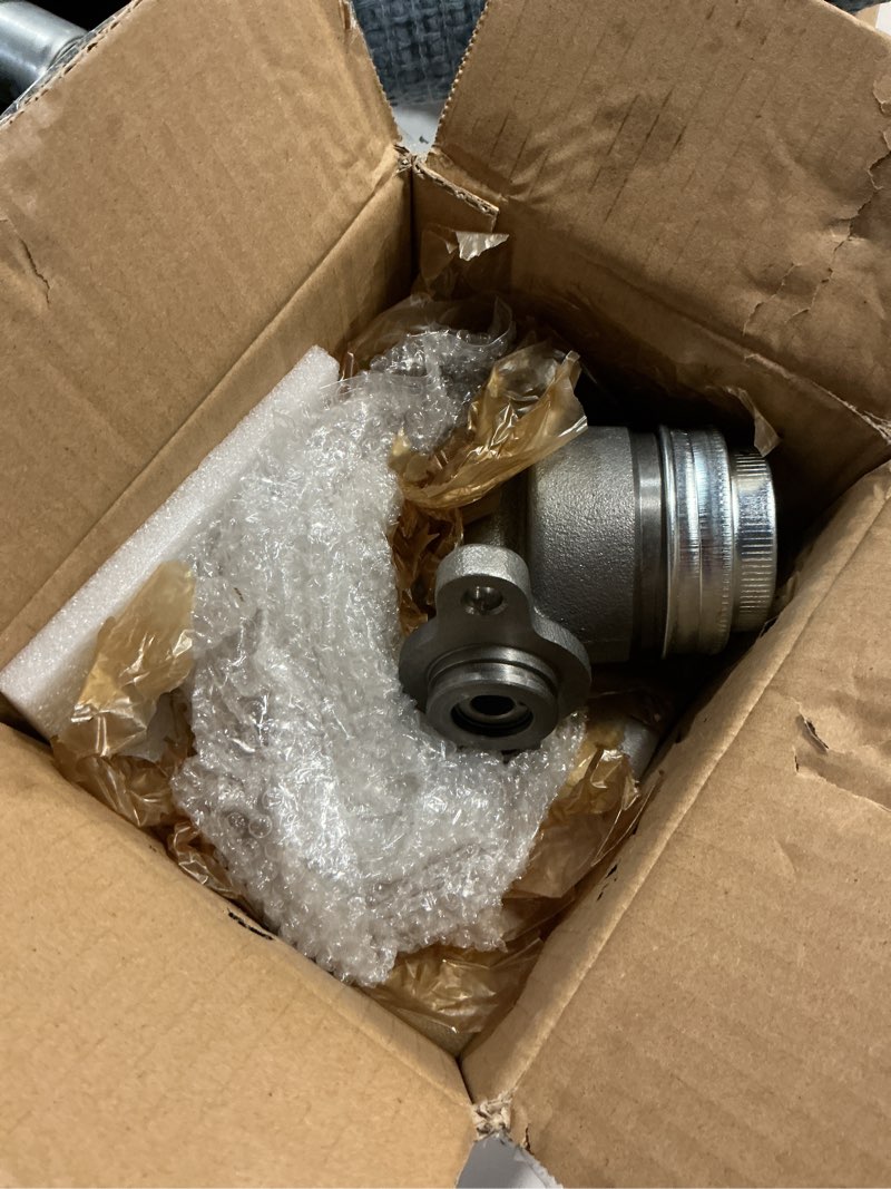 Condition photo showing Good Condition for munirater m39626 5472928 5472933 c1sz-2140-a c5zz-2140-b brake master cylinder with reservoir replacement for 1964-1966 mustang 1961-1964 thunderbird