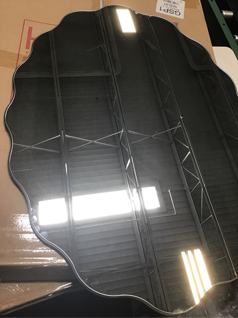 Curvy Round Edge Mirror 