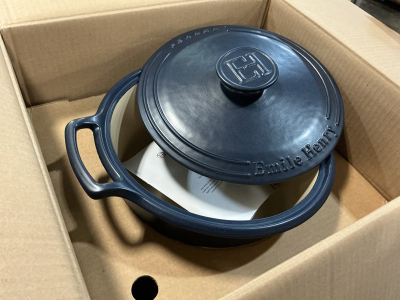 Condition photo showing Good Condition for EMILE HENRY - 6 QT SUBLIME MEDIUM INDIGO ROUND STEWPOT - 91664760