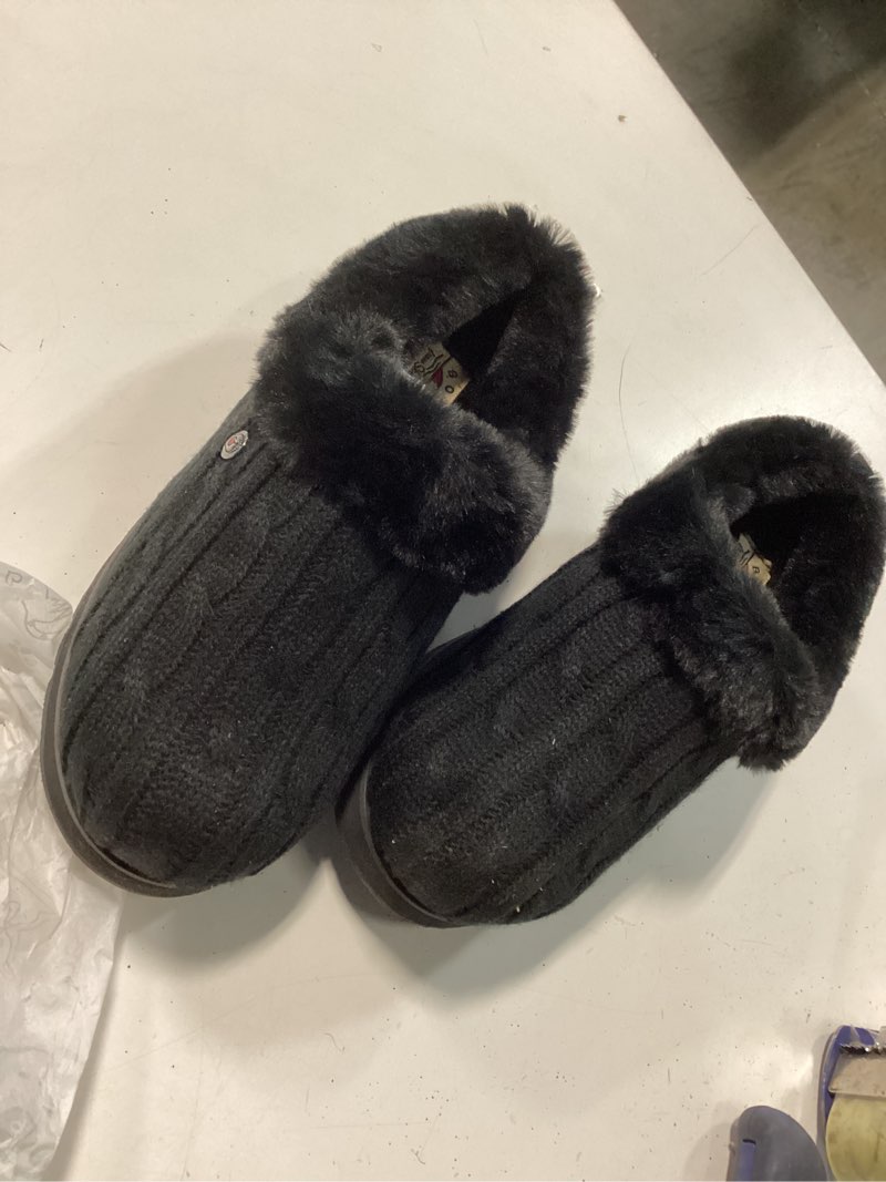 Condition photo showing Good Condition for Skechers Bobs Keepsakes Ice Angel Clog Slipper (Women's) size  5:5 