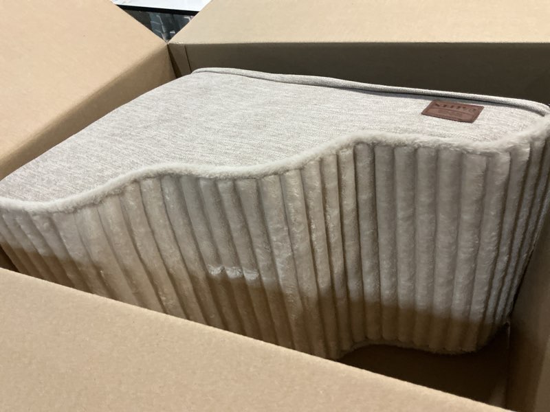 Condition photo showing Good Condition for laojin balhen dog stairs for small dogs & cats 15.7" h, high density foam dog steps ramp for couch sofa and chair, pet stairs with non-slip bottom and remove washable cover, 3-step pet steps, beige beige 3 3 step-15.7"h