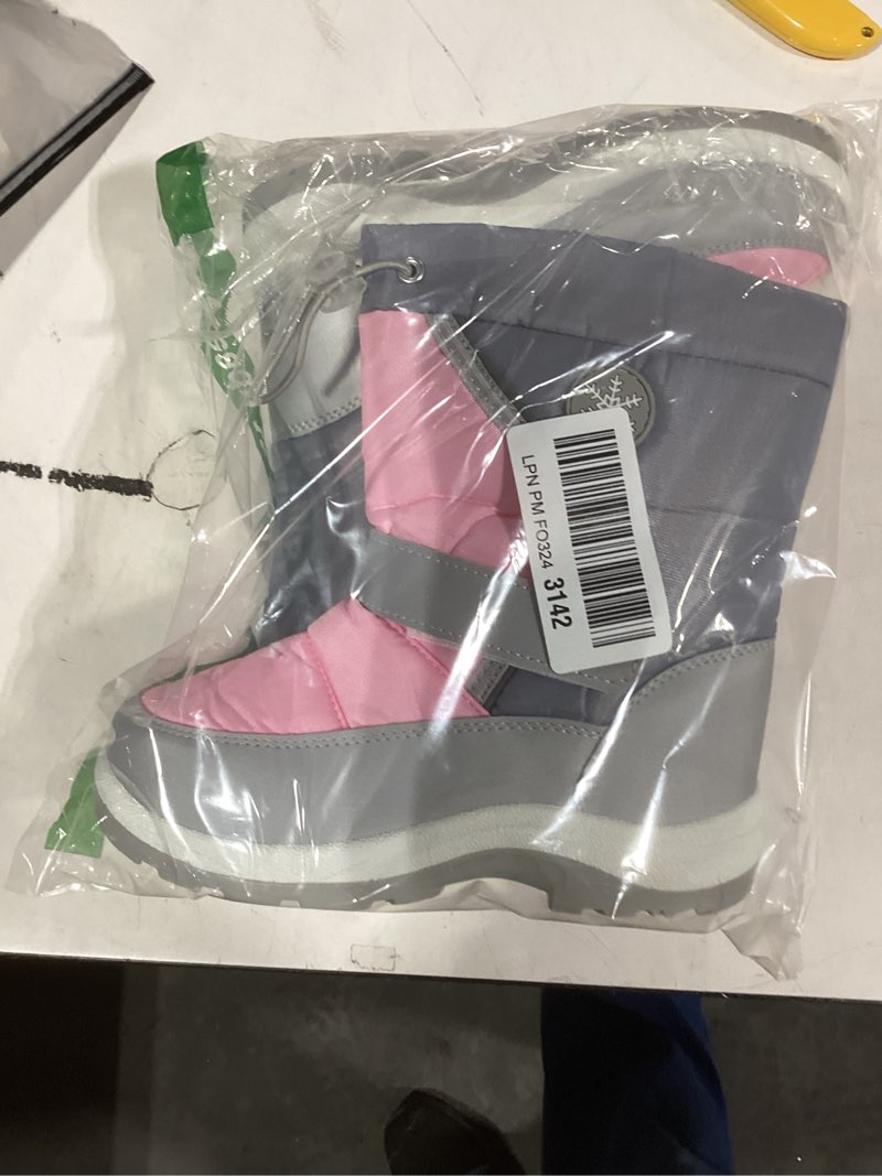 Condition photo showing New/Like New for similar product UBFEN Kids Snow Boots Boys Girls Winter Warm Waterproof Outdoor Slip Resistant Cold Weather Unisex Shoes (Toddler/Little Kid/Big Kid) 4 Big Kid F/Light Pink
