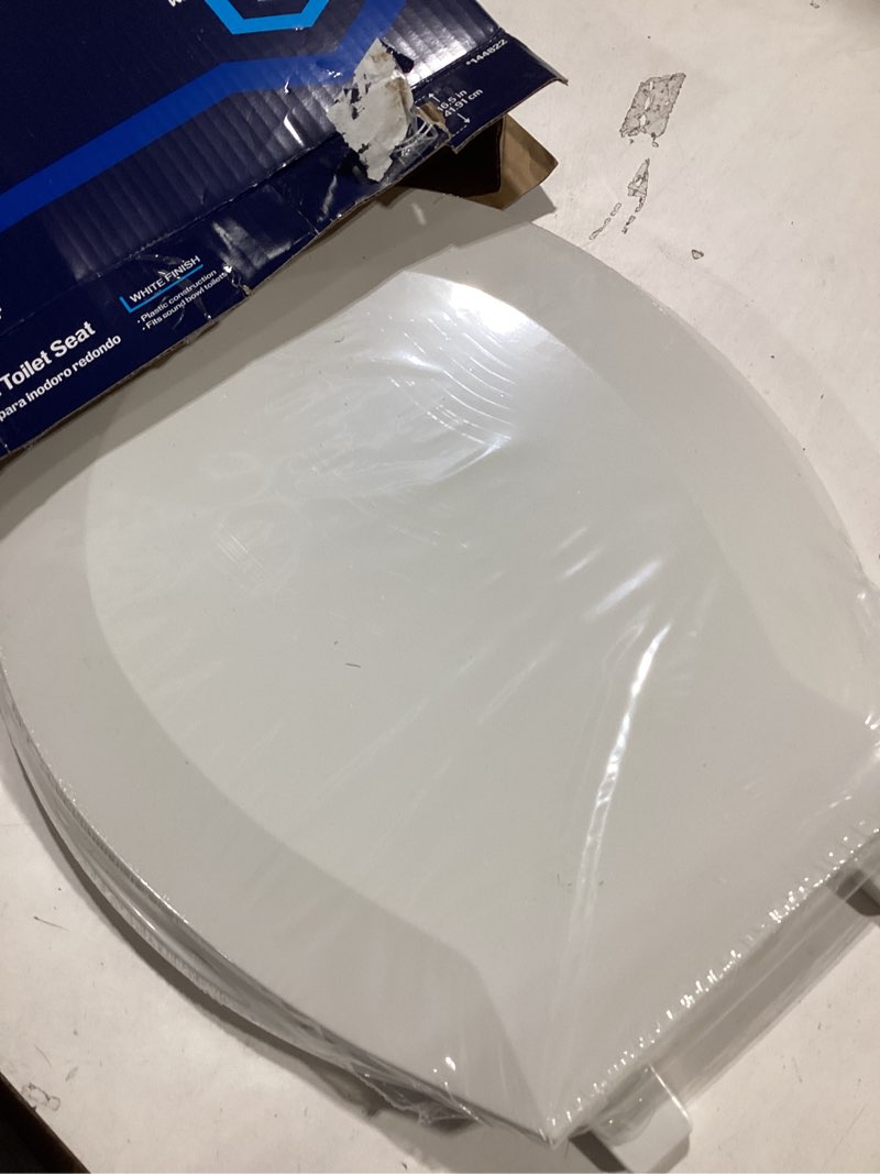 Condition photo showing As Is for project source plastic white round toilet seat