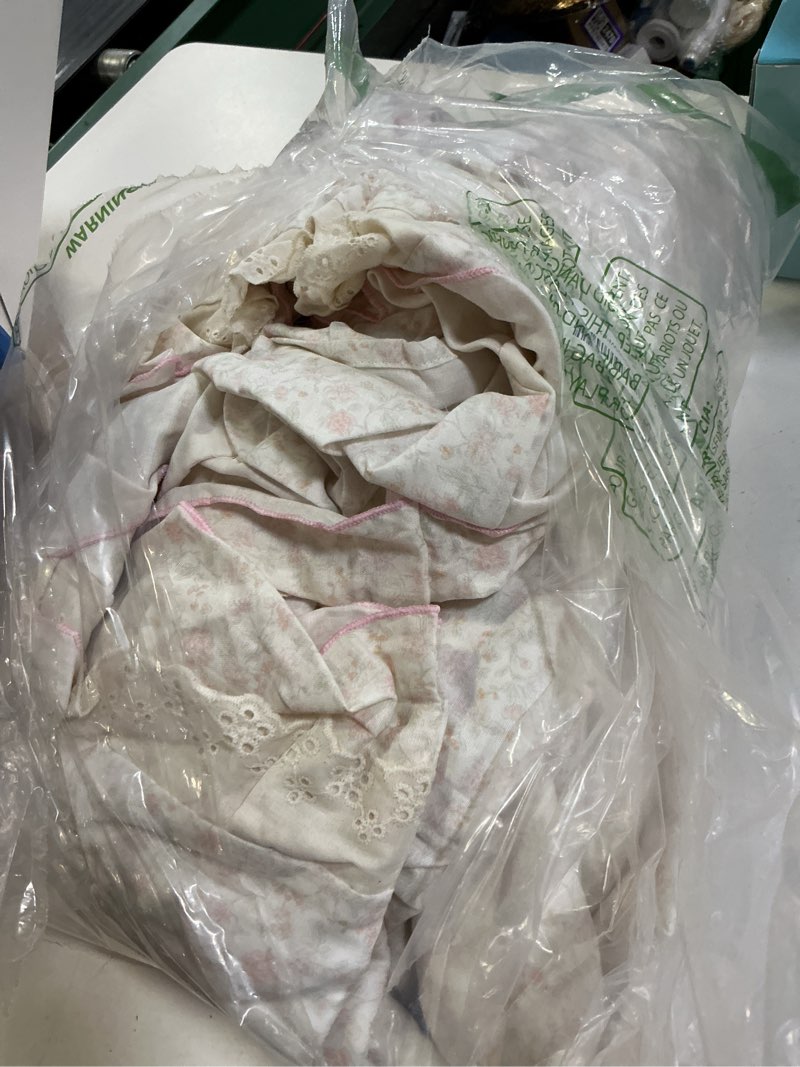Condition photo showing Good Condition for vm vougemarket vintage pink floral queen duvet cover set with romantic ruffles soft muslin cotton bedding set,breathable linen like gauze comforter cover with zipper closure 90"x90" queen gauze - pink flower