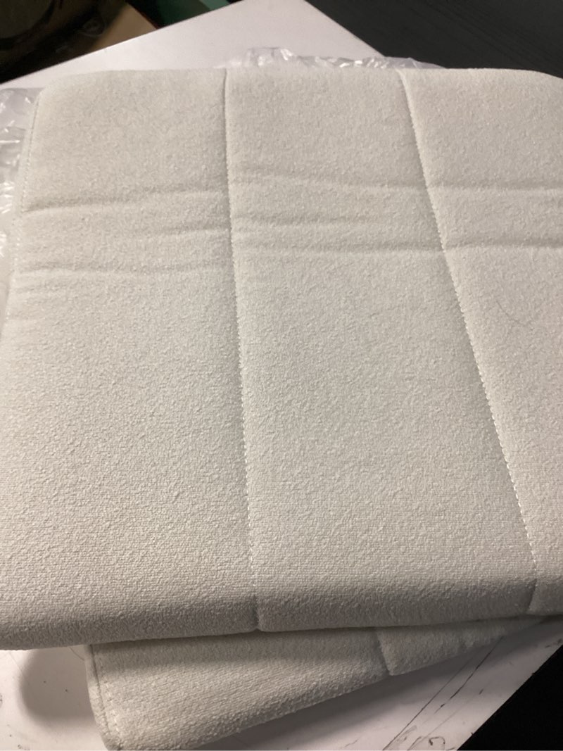 Condition photo showing Good Condition for Amgo Dining Chairs with Removable Cover, Dining Kitchen Chair Pads with Non-Slip Bottom, Anti-Pet Scratch Fabric, Premium 62D Foam, 16'' x 16'' x 2'', Beige (Pack of 2) 62D - 2‘’ x 16'' x 16'' Beige